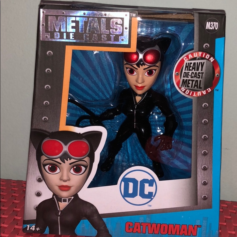 Metals Die Cast Catwoman Figure NEW
